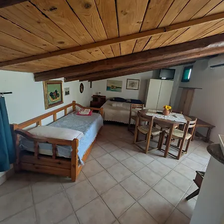 Appartamento Accogliente Mansardato Casa Dei Girasoli *