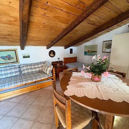 Apartment Accogliente Mansardato Casa Dei Girasoli